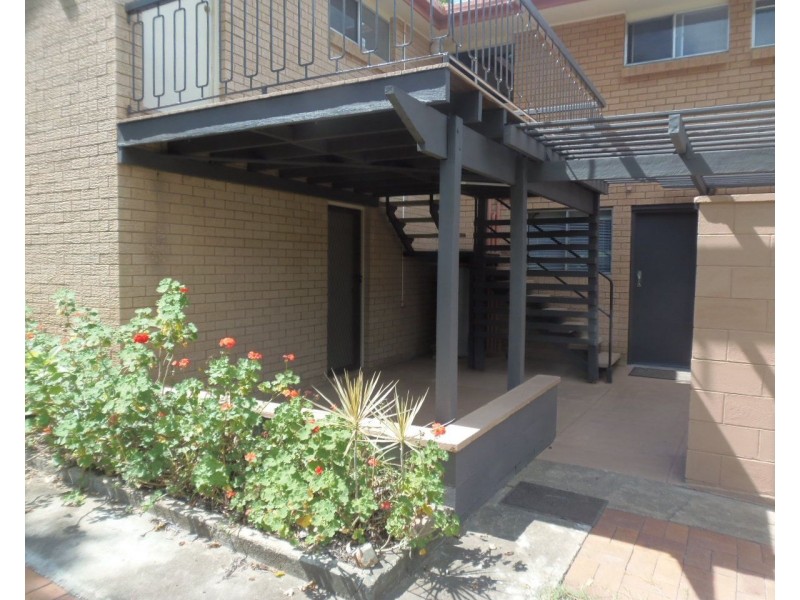 37 Caroline Street, Riverview QLD 4303