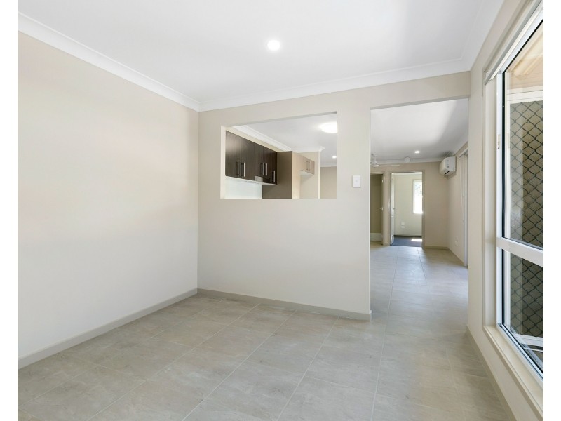 2/13 Paul Place, Collingwood Park QLD 4301