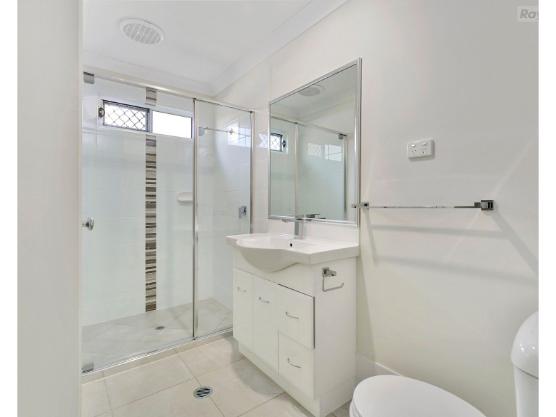 2 11 Simpson Street, Collingwood Park QLD 4301