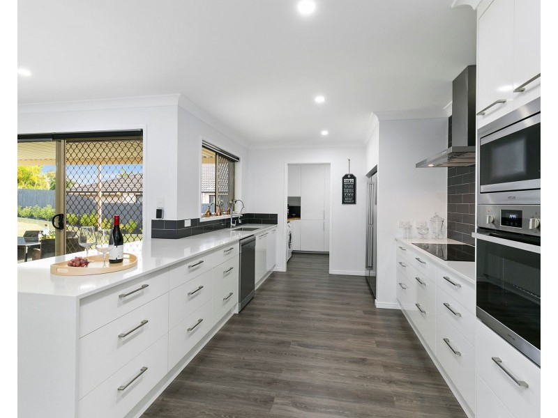 11 Cheihk Crescent, Collingwood Park QLD 4301