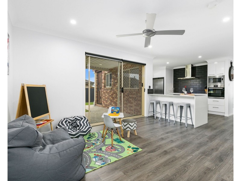 11 Cheihk Crescent, Collingwood Park QLD 4301