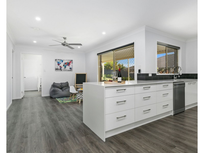 11 Cheihk Crescent, Collingwood Park QLD 4301