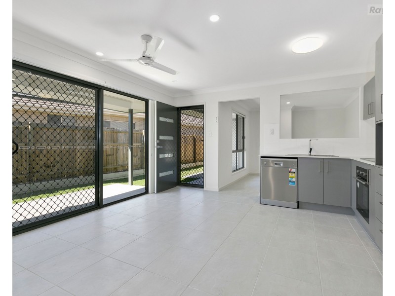 2/11 Norman Close, Collingwood Park QLD 4301