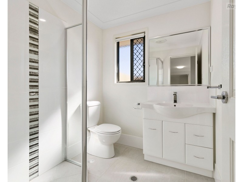 2/11 Norman Close, Collingwood Park QLD 4301