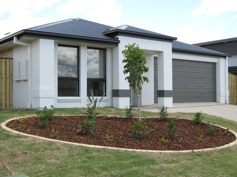 17 Daryl Reinhardt Street, Redbank Plains QLD 4301