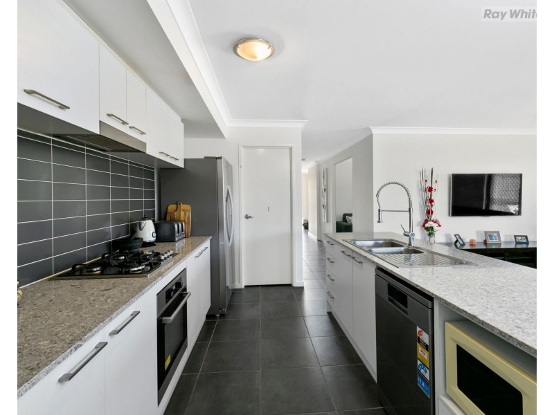103 Harmony Crescent, South Ripley QLD 4306