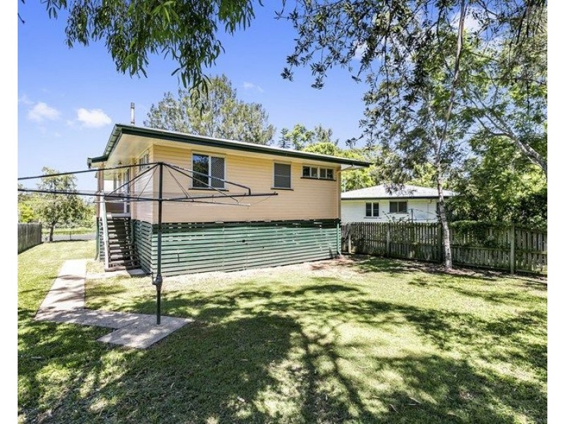 11 Chalk Street, Leichhardt QLD 4305