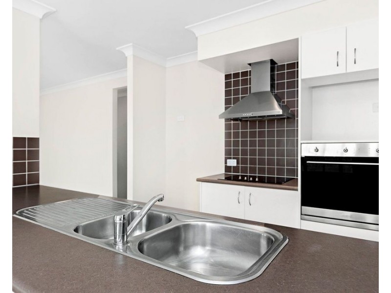 28 Penrose Circuit, Redbank Plains QLD 4301