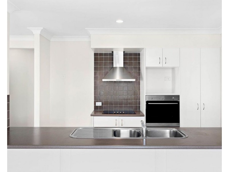 28 Penrose Circuit, Redbank Plains QLD 4301