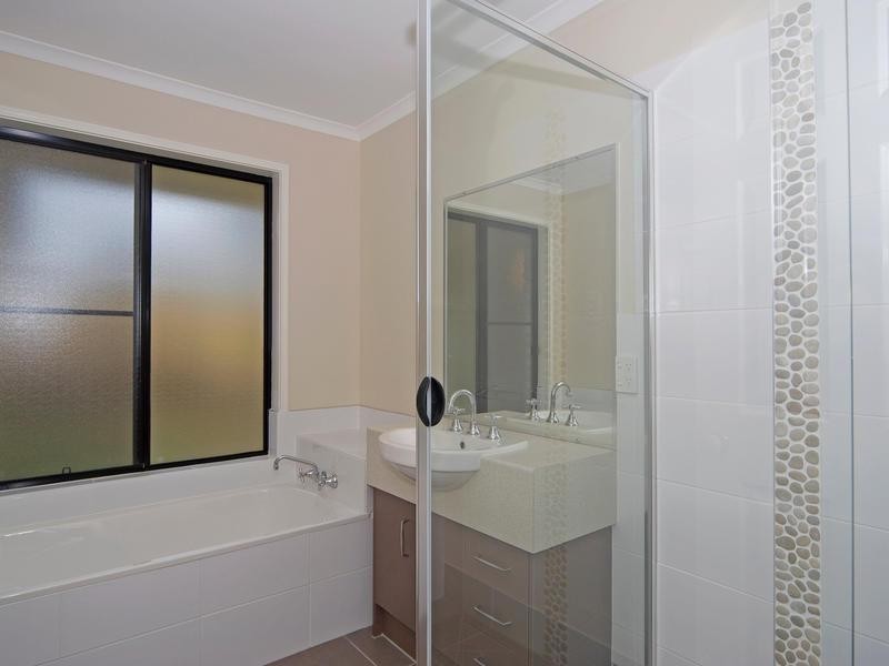 60 Davies Street, Goodna QLD 4300