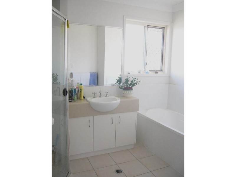 6 Williamson Place, Redbank Plains QLD 4301