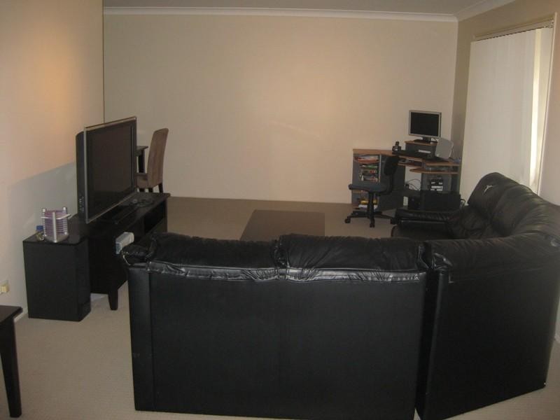 42 Falvey Crescent, Goodna QLD 4300