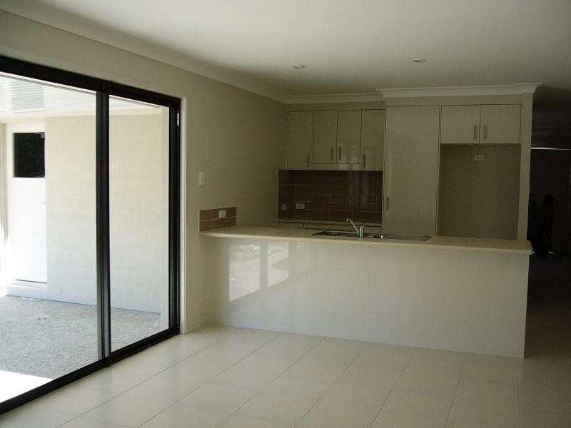 8 Deborah Drive, Collingwood Park QLD 4301