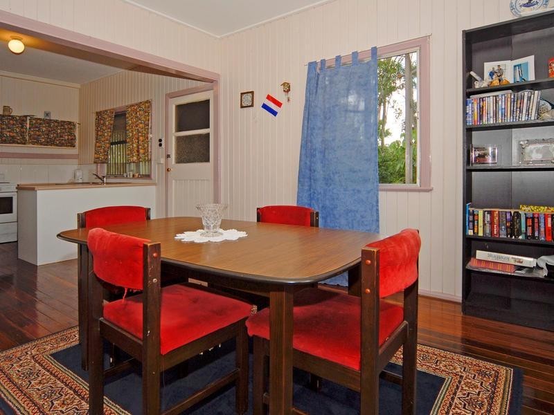 27 Caroline Street, Riverview QLD 4303