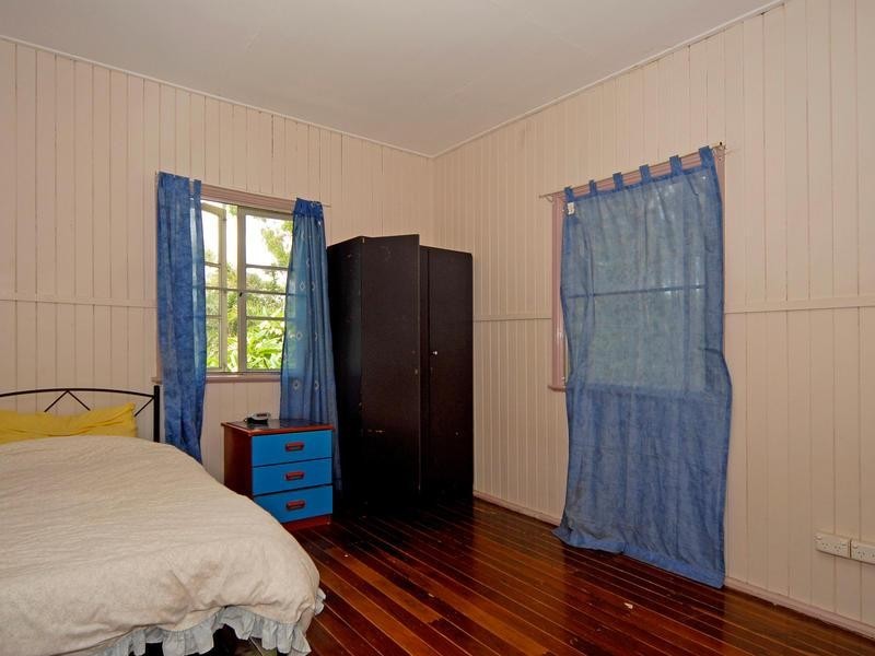 27 Caroline Street, Riverview QLD 4303