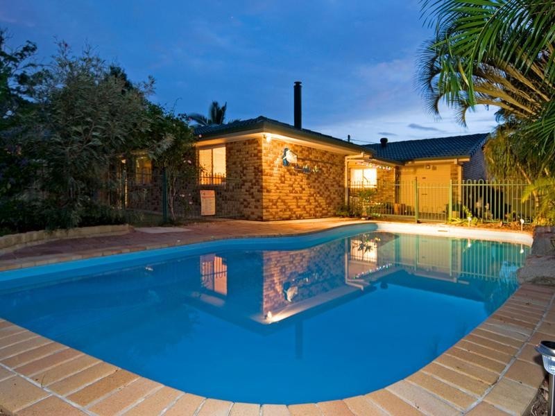18 Rosa Court, Camira QLD 4300