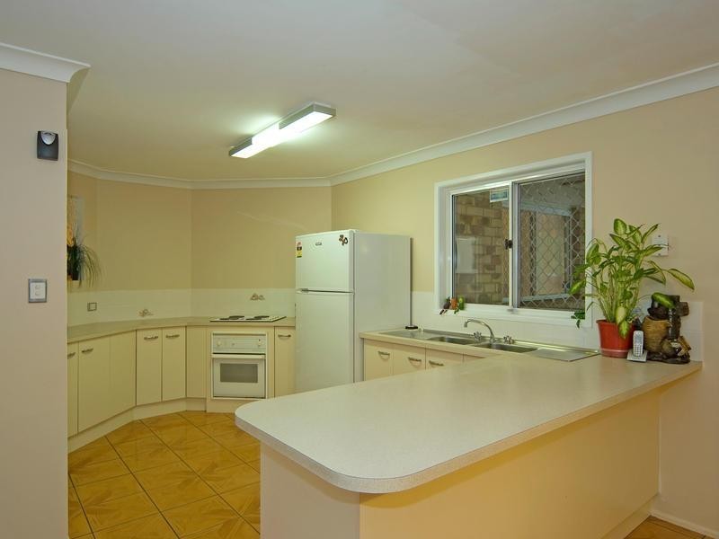 18 Rosa Court, Camira QLD 4300