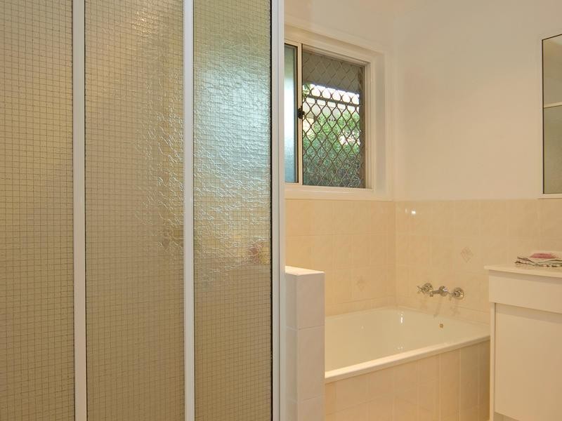 18 Rosa Court, Camira QLD 4300