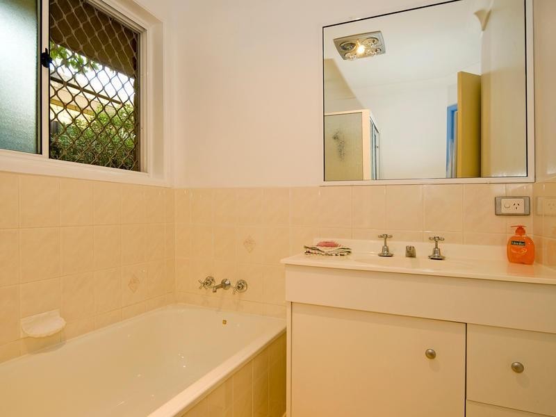 18 Rosa Court, Camira QLD 4300