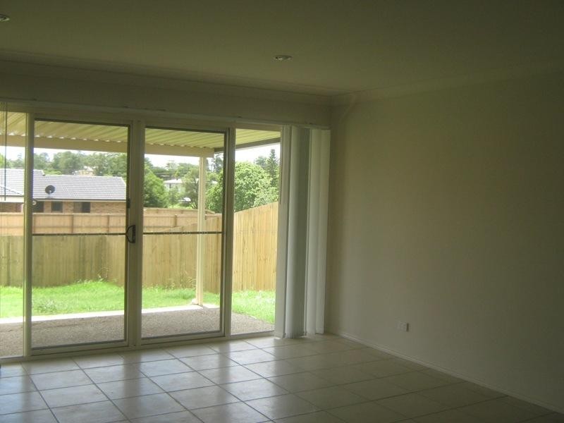 8 Hey Street, Redbank Plains QLD 4301