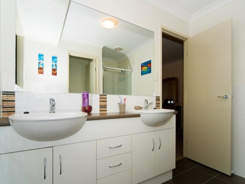 30 Jeff Collins Circuit, Bellbird Park QLD 4300