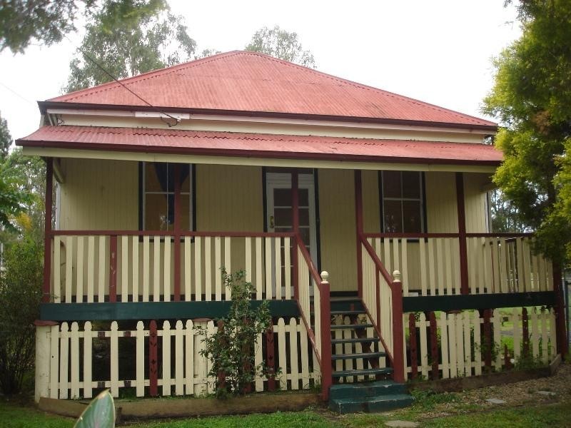 16 Bergins Hill Road, Bundamba QLD 4304