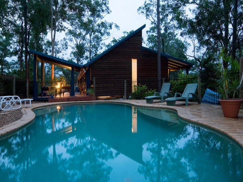 10 Parkwood Avenue, Camira QLD 4300