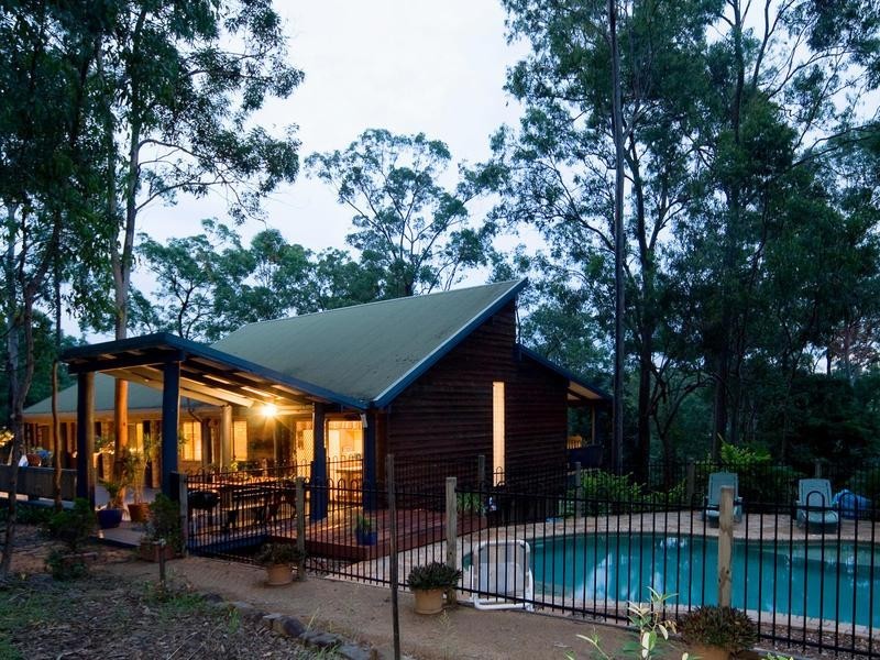 10 Parkwood Avenue, Camira QLD 4300