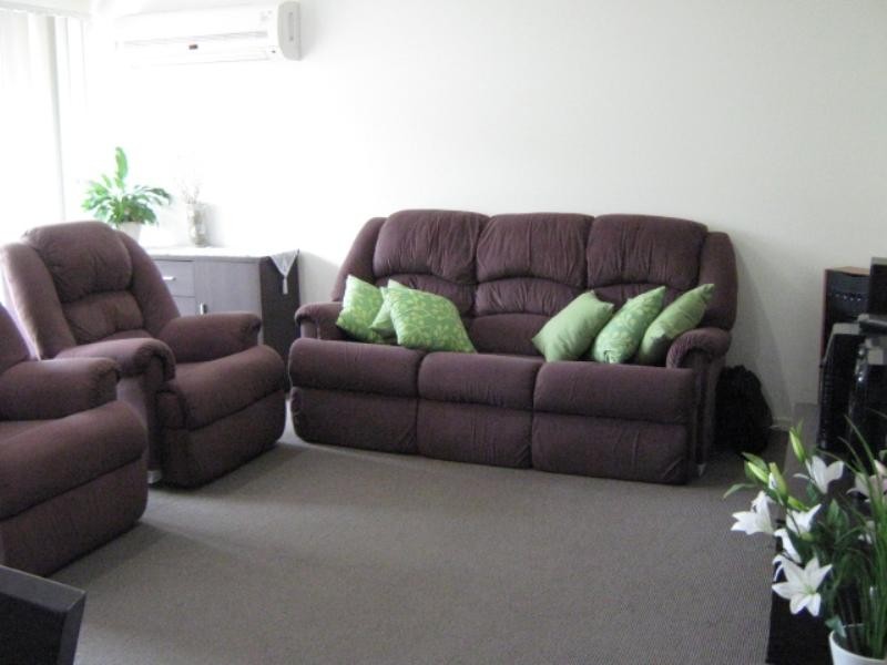 2/8 Rosegum Place, Redbank Plains QLD 4301