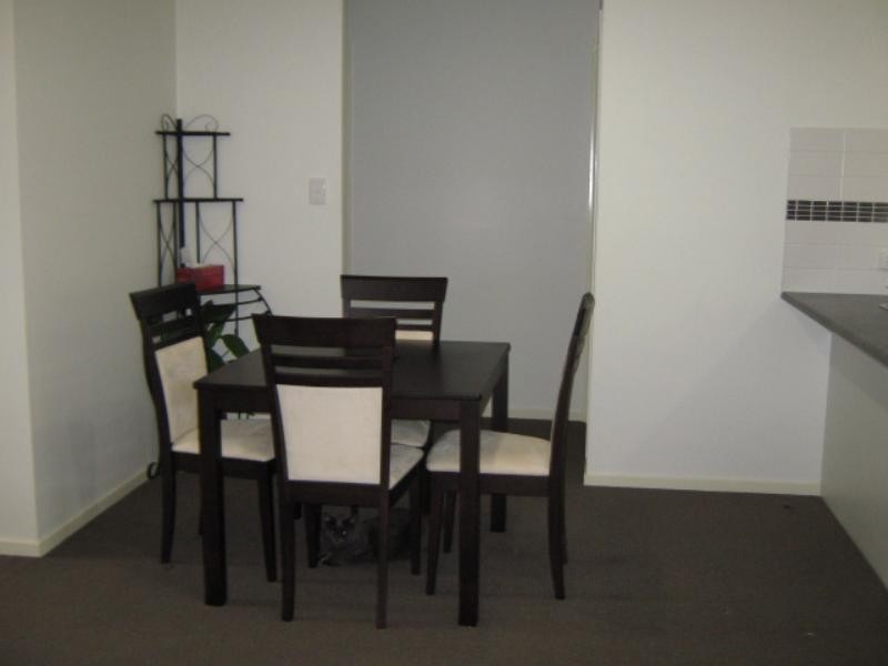 2/8 Rosegum Place, Redbank Plains QLD 4301