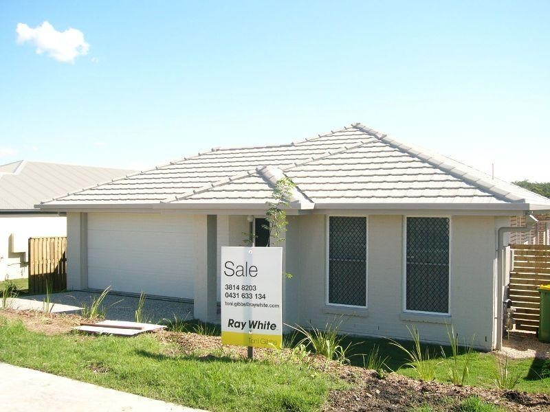 8 ROGERS Way, Redbank Plains QLD 4301