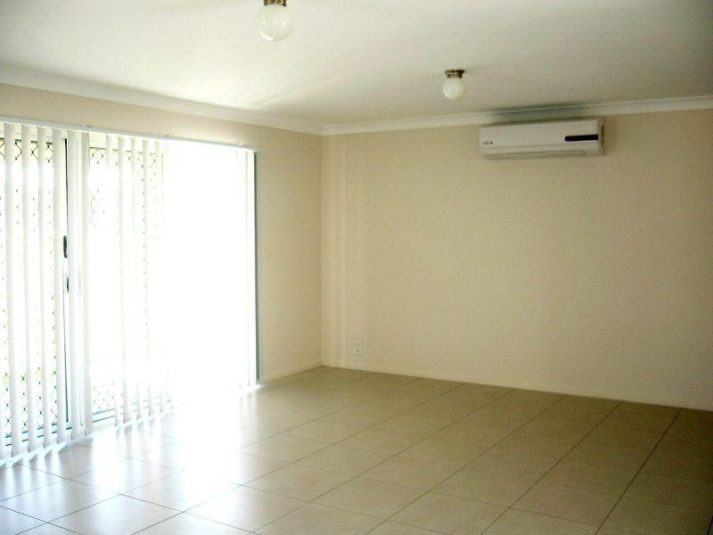 8 ROGERS Way, Redbank Plains QLD 4301