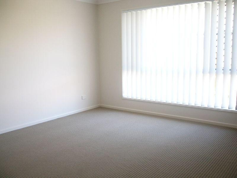 8 ROGERS Way, Redbank Plains QLD 4301