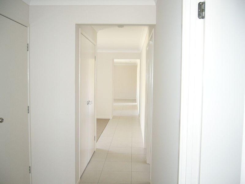 8 ROGERS Way, Redbank Plains QLD 4301