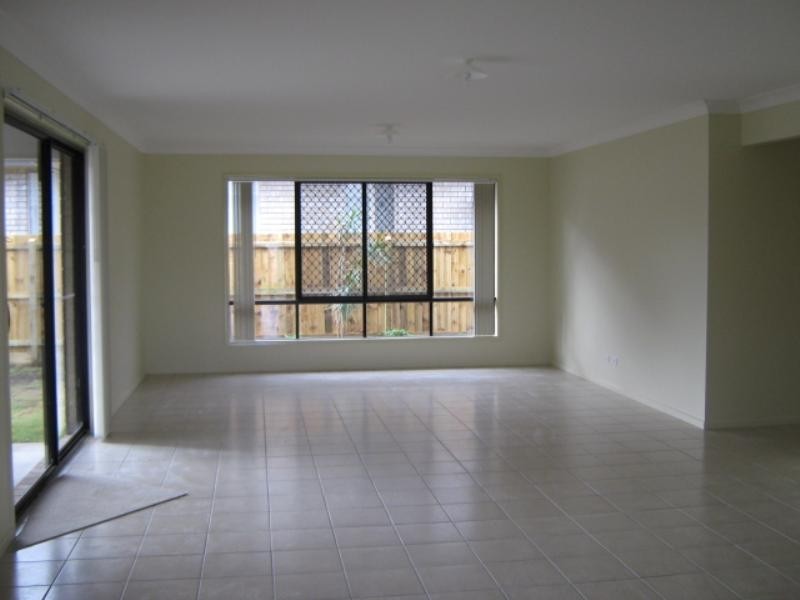 1 Coombes Court, Redbank Plains QLD 4301