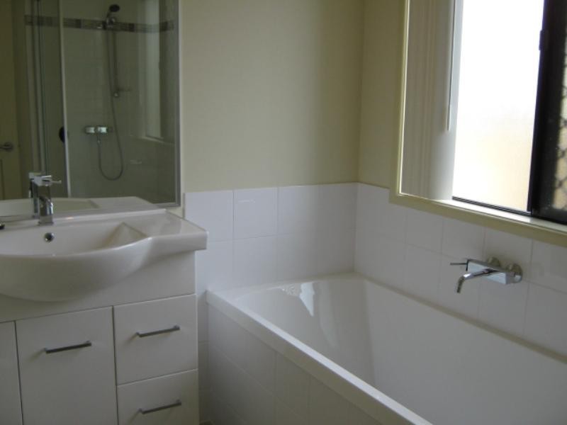 1 Coombes Court, Redbank Plains QLD 4301