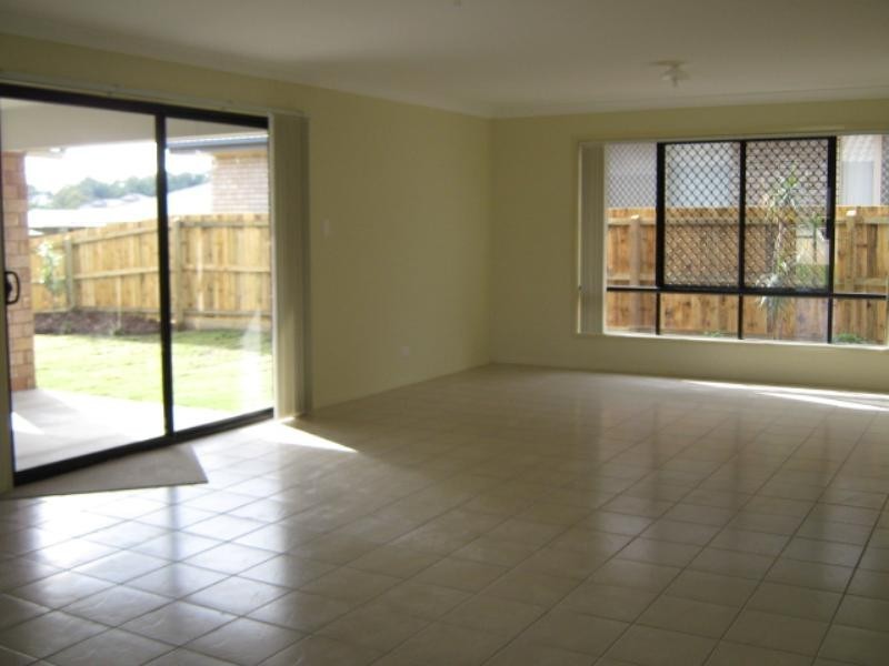 1 Coombes Court, Redbank Plains QLD 4301