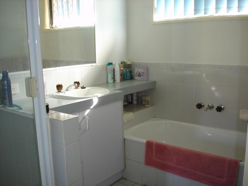 2 Carlie Court, Redbank Plains QLD 4301