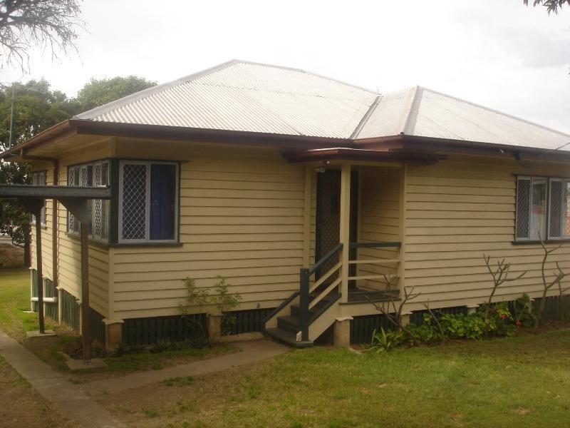 14 Law, Redbank QLD 4301