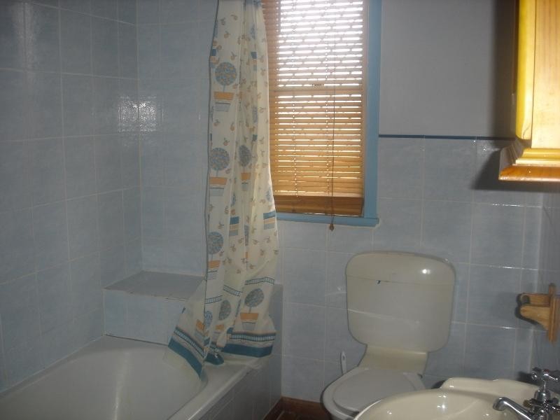 14 Law, Redbank QLD 4301