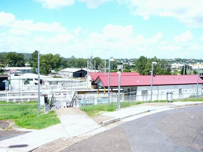 10 CREEK Street, Bundamba QLD 4304