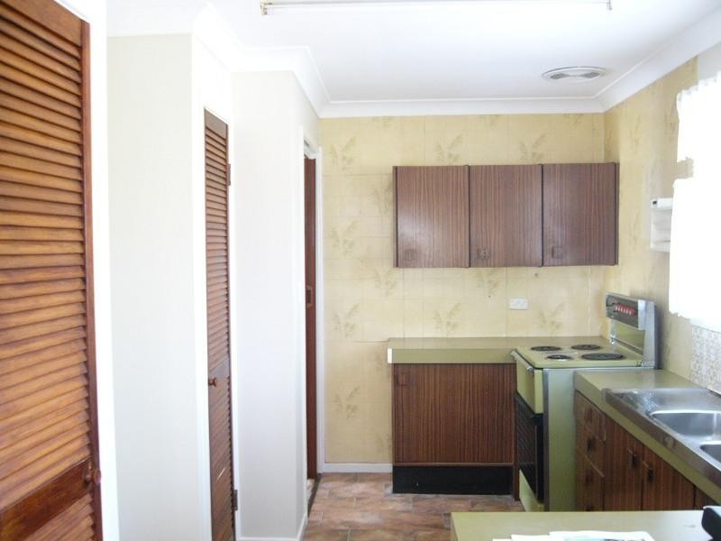 1 Boscawan Crescent, Bellbird Park QLD 4300