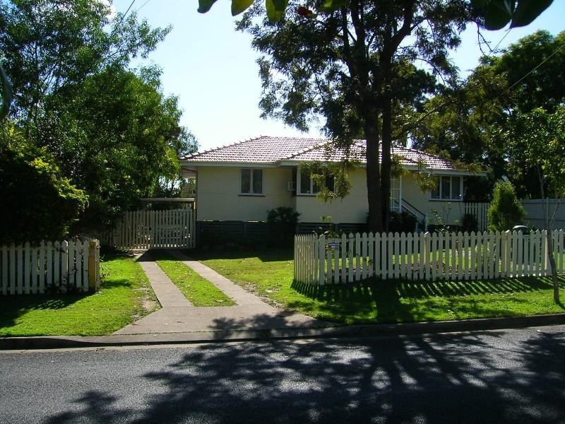 1 Mitchell, Riverview QLD 4303