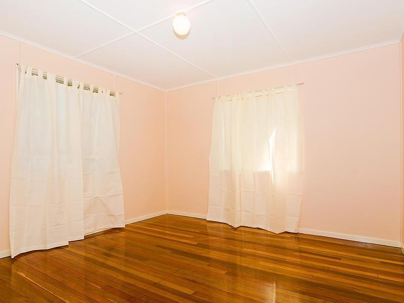 1a William Street, Bundamba QLD 4304
