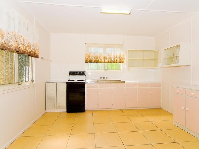 1a William Street, Bundamba QLD 4304