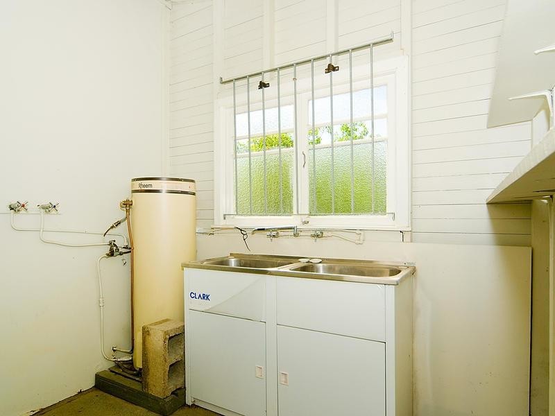 1a William Street, Bundamba QLD 4304