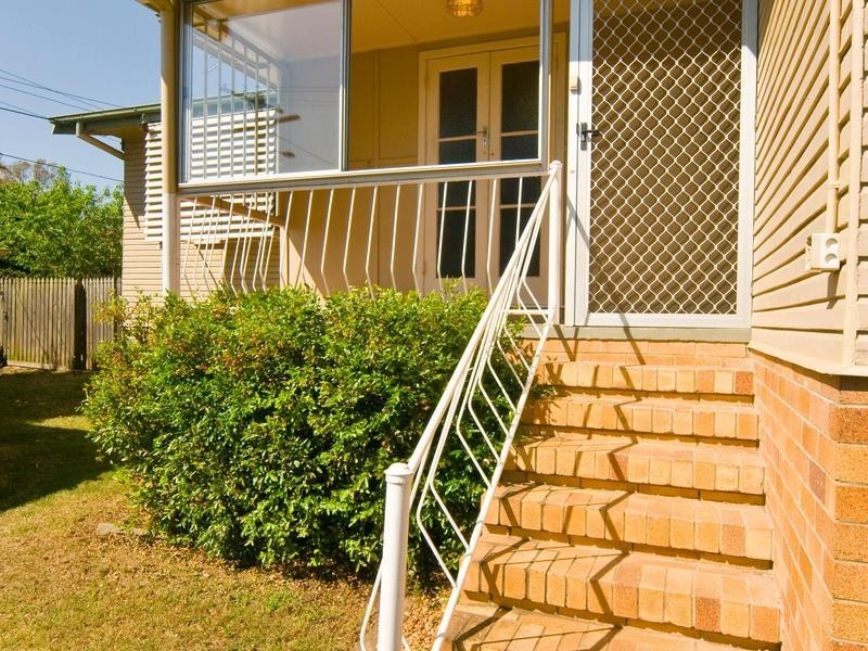 1a William Street, Bundamba QLD 4304