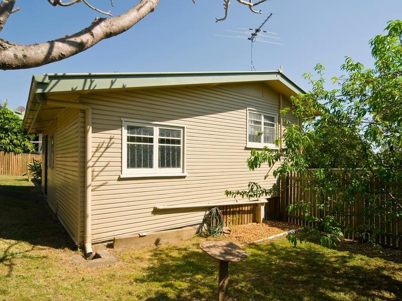 1a William Street, Bundamba QLD 4304