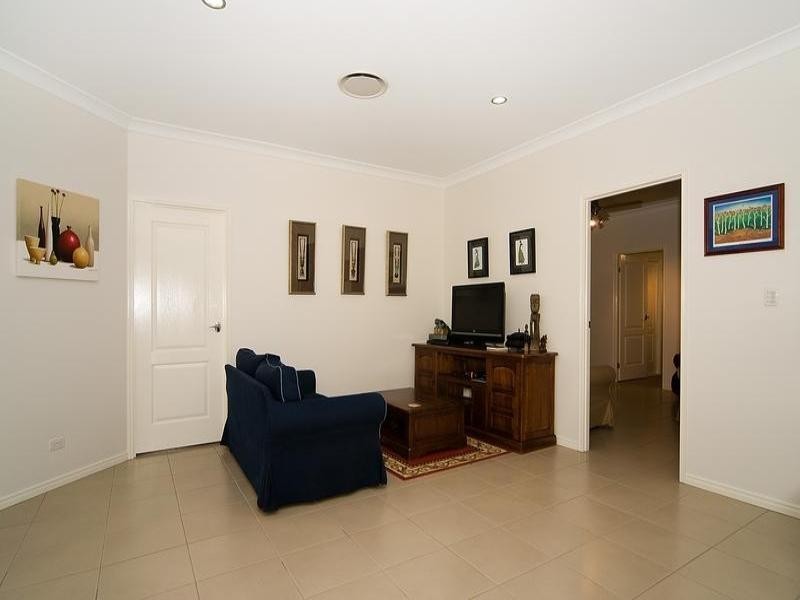 39 Sutherland, Goodna QLD 4300