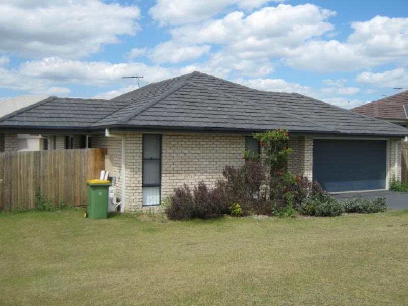8 Davis Court, Redbank Plains QLD 4301